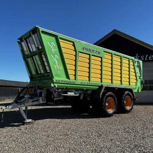 Joskin Silo-Space 2 trailer foran MS Maskinværksted
